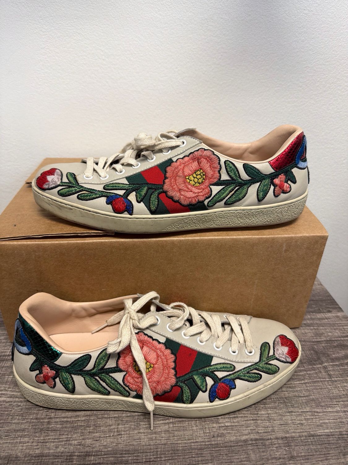 Gucci Flower Lowtops (No Box) Sz:10.5