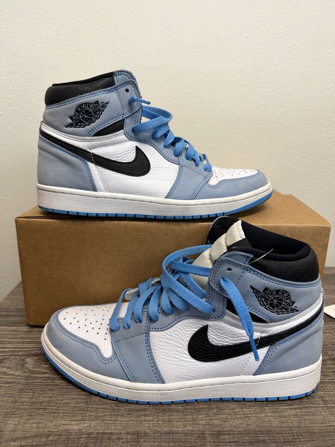 Jordan 1 UNC (no box) Sz 9.5