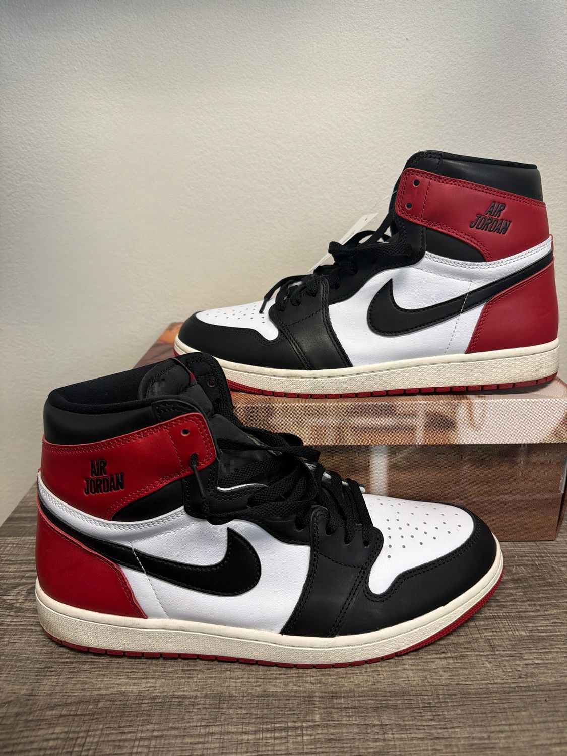 Jordan 1 Bred w/ Box Sz 13