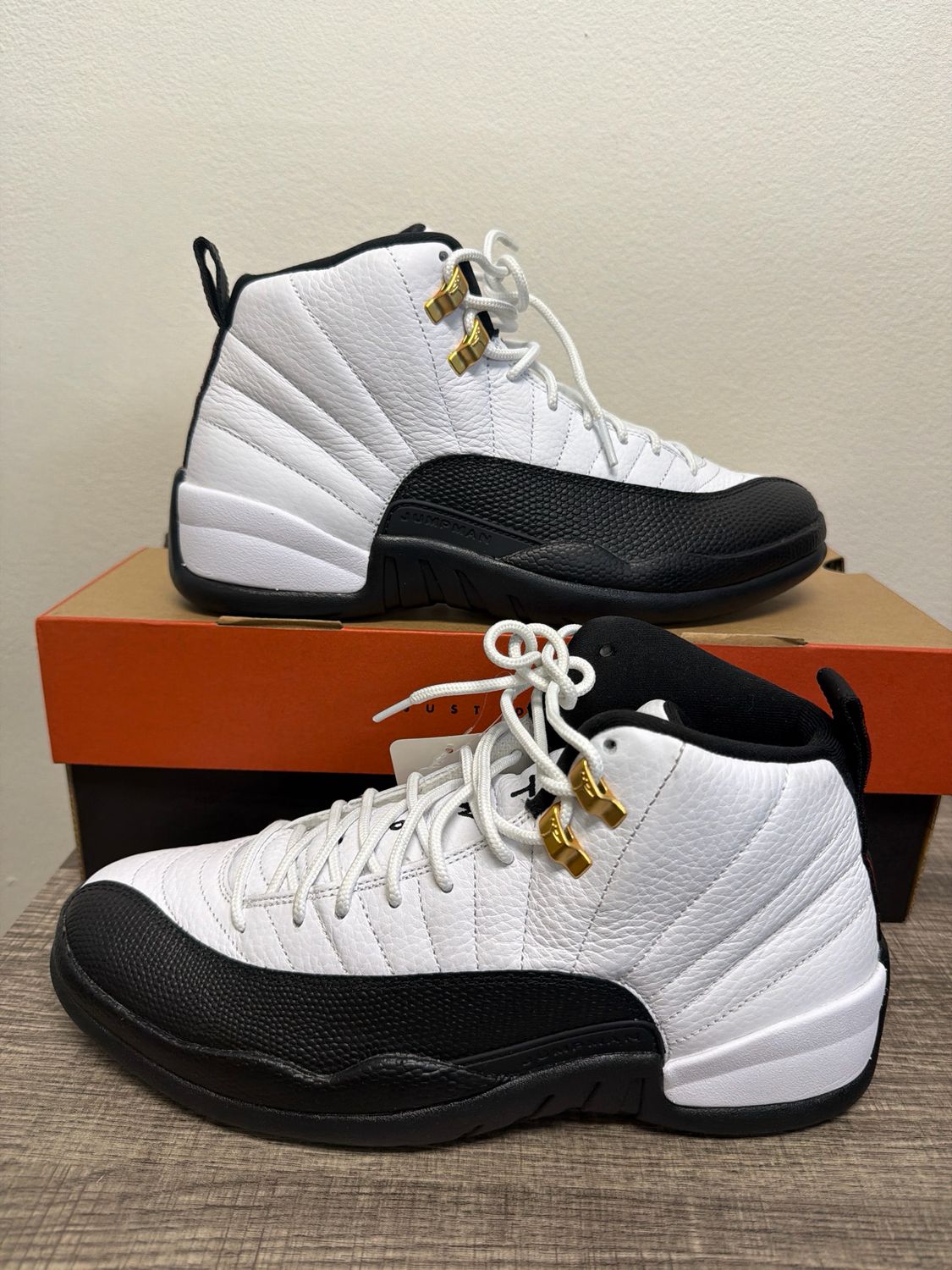 Jordan 12 Taxi New w/ Box Sz 9.5