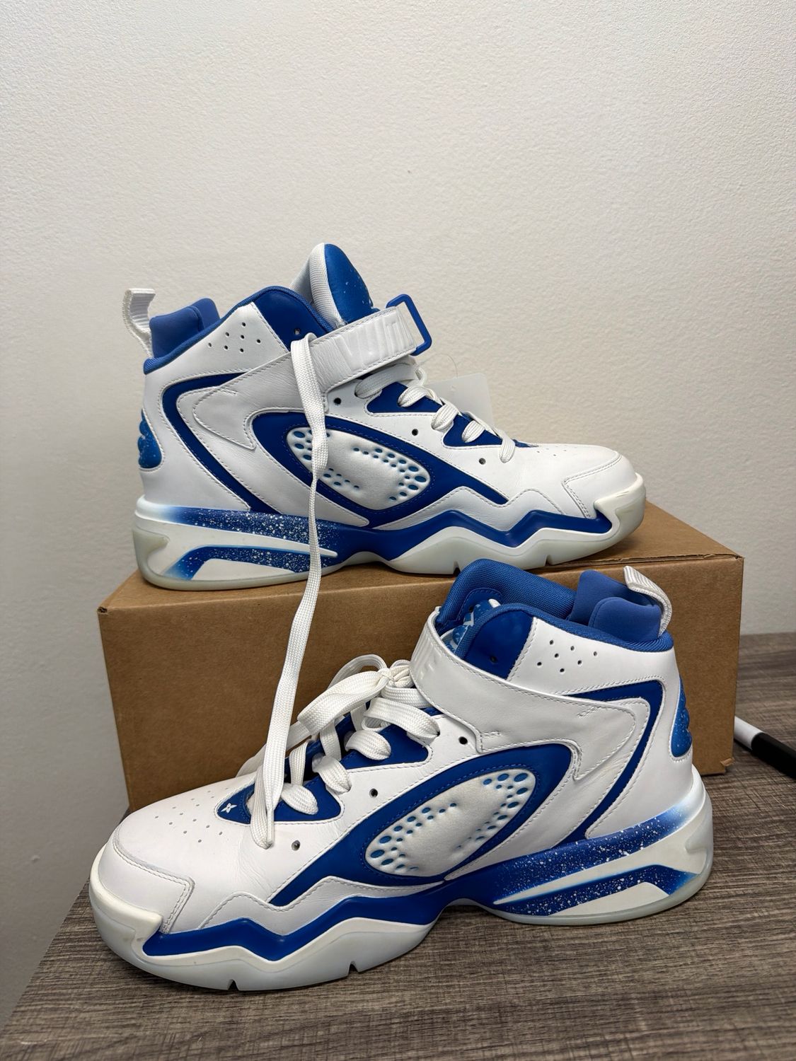 Louis Vuitton Trainer 2 Basketball White/Blue Sz 9