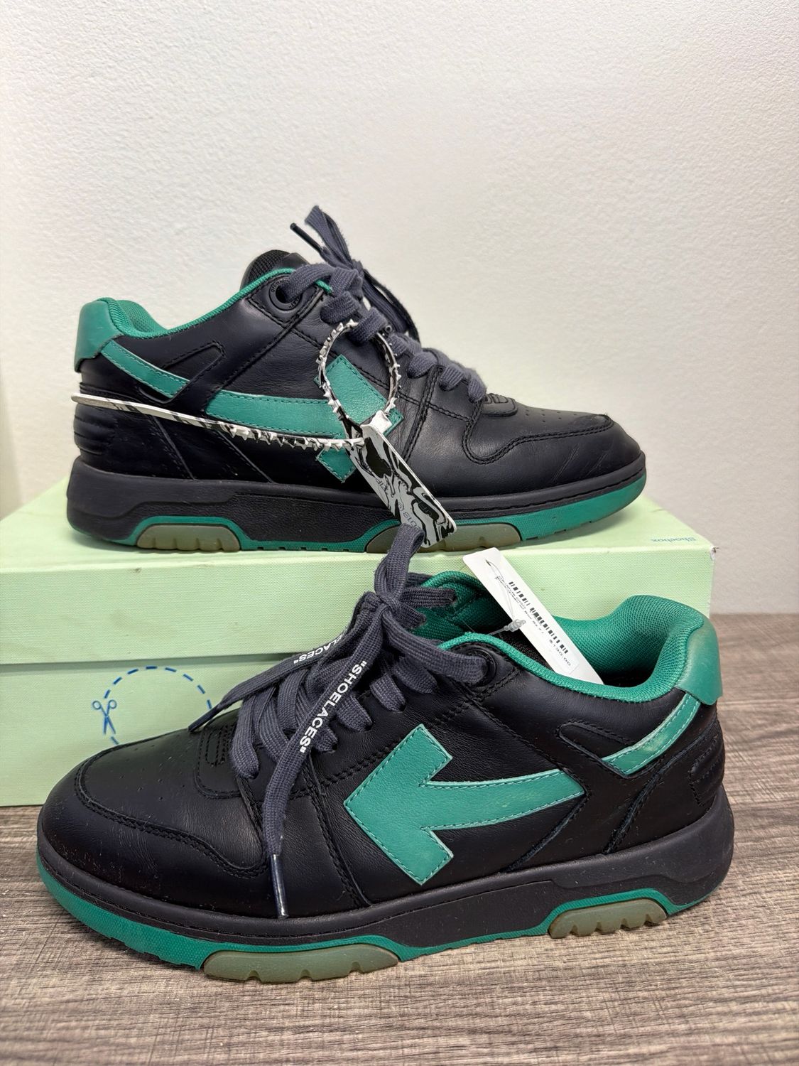 Off-White OOO Black/Green w/ Box Sz 7