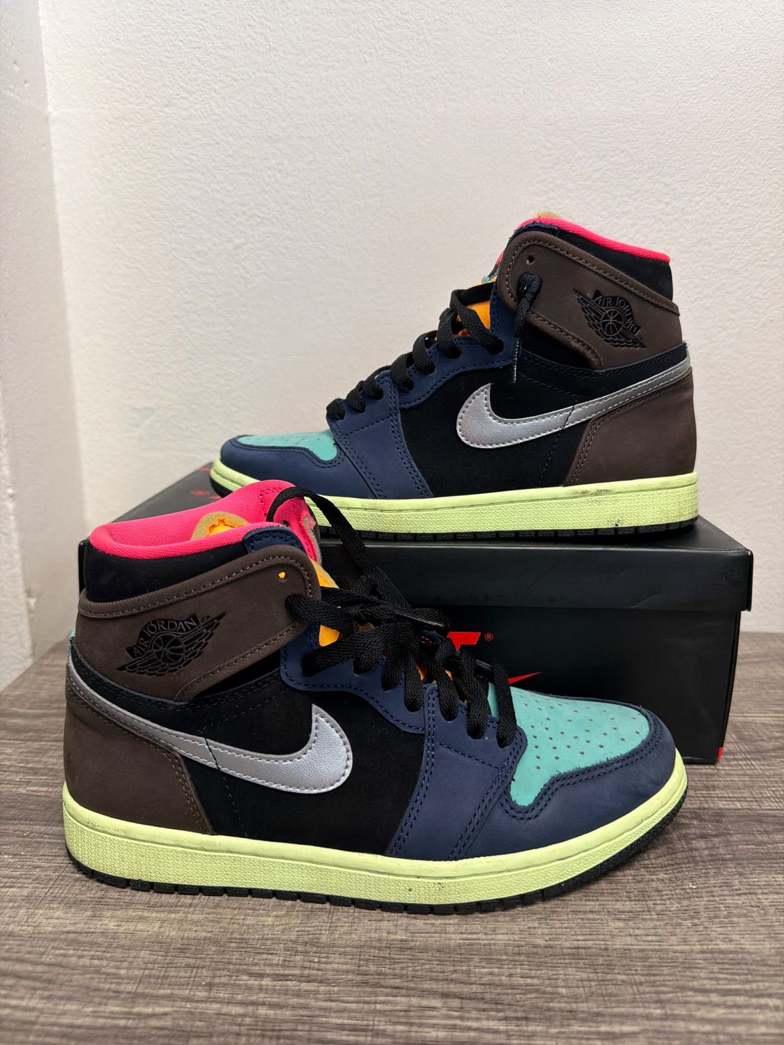 Jordan 1 Retro Tokyo Bio Hack w/ Box Sz 7.5
