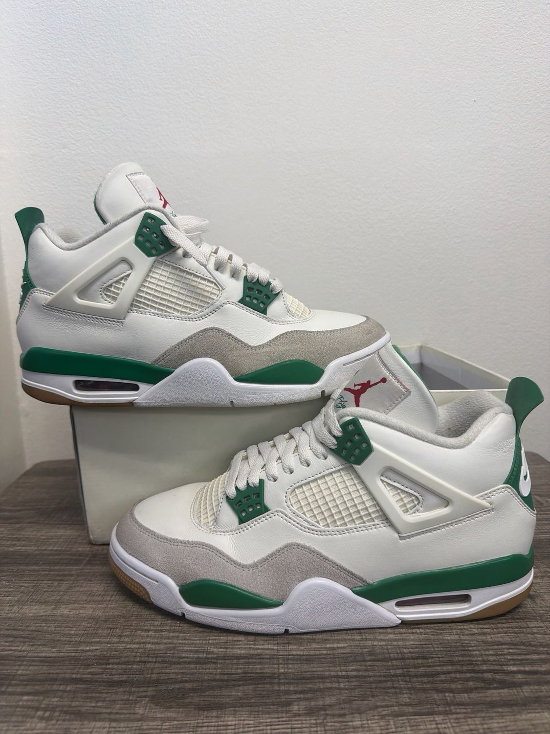 Jordan 4 Retro Pine Green w/ Box Sz 10.5