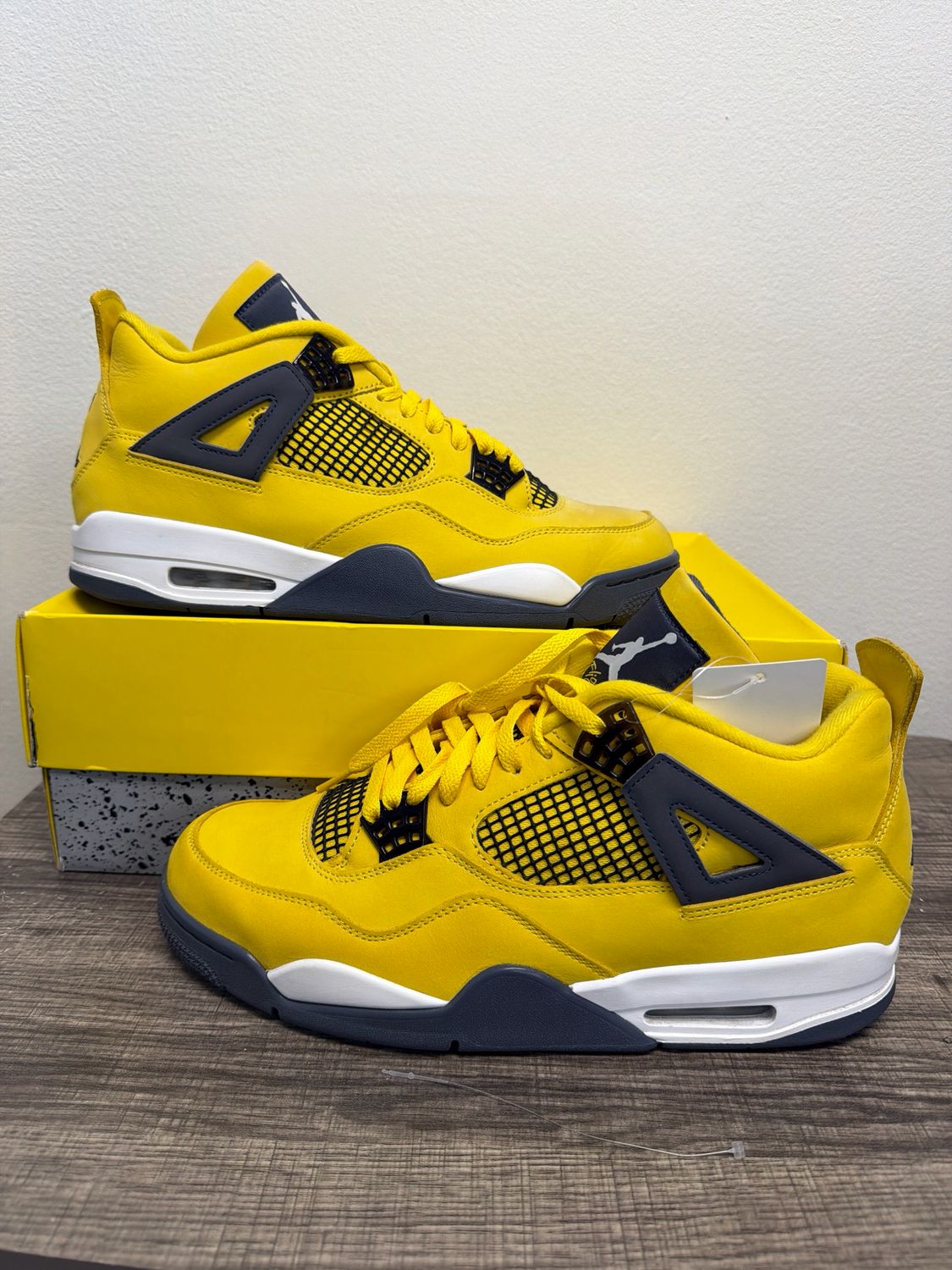 Jordan 4 Lightning w/ Box Sz 11.5