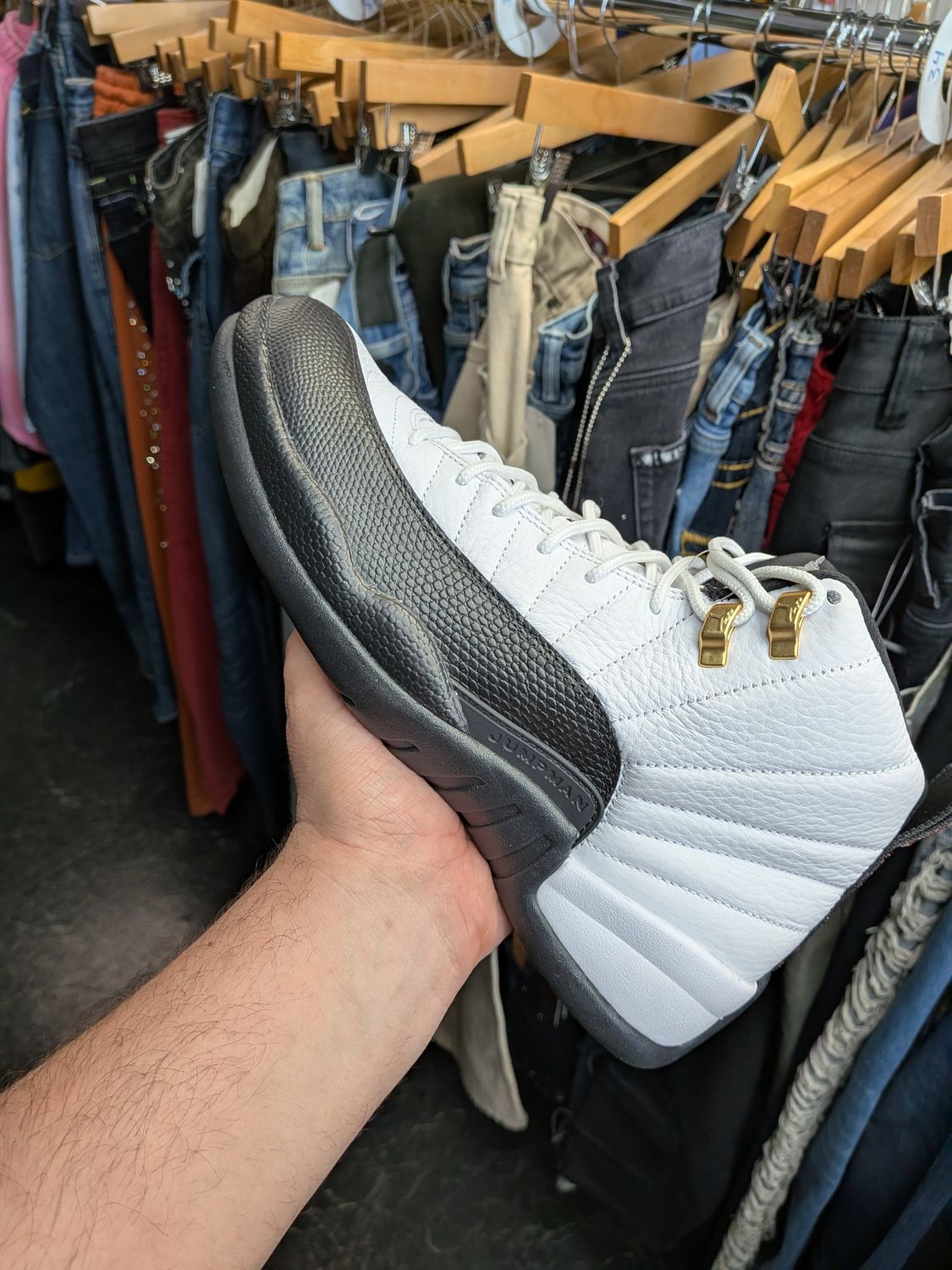 Jordan 12 Taxi w/ Box Sz 10