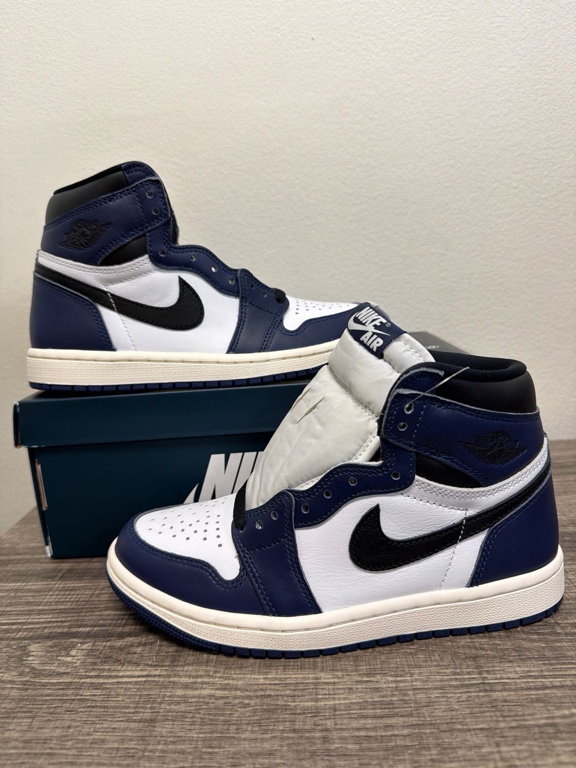 Jordan 1 Midnight Navy w/ Box Sz 4.5
