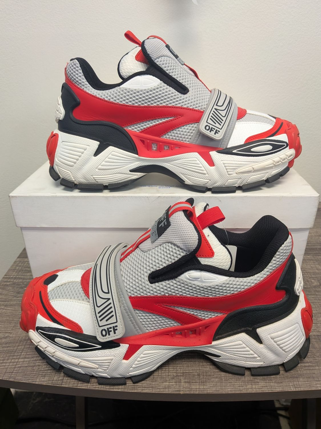 Off-White Glove Red/White Sneakers w/ Box Sz 10