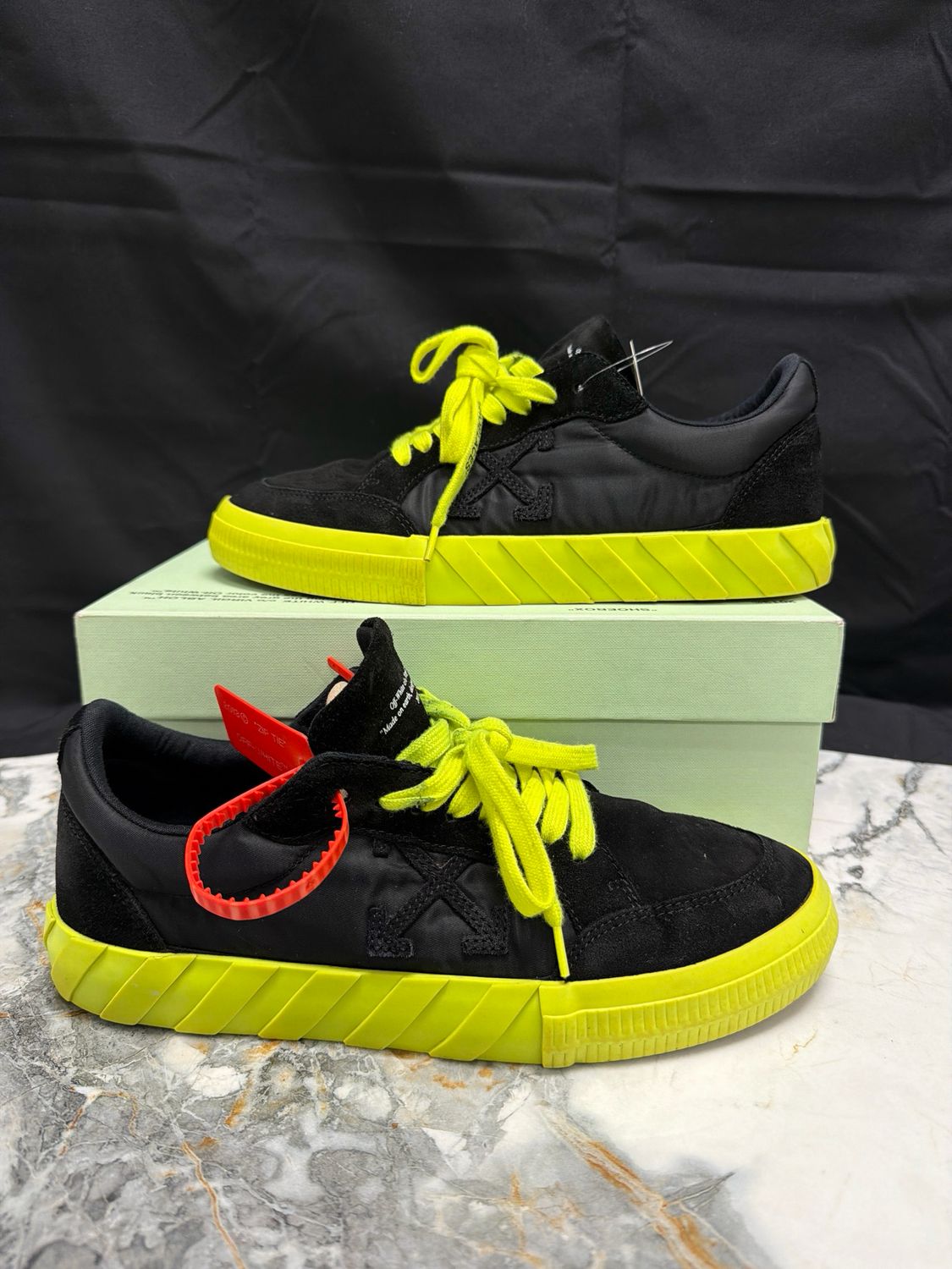 Off-White Vulc Black/Yellow w/ Box Sz 9