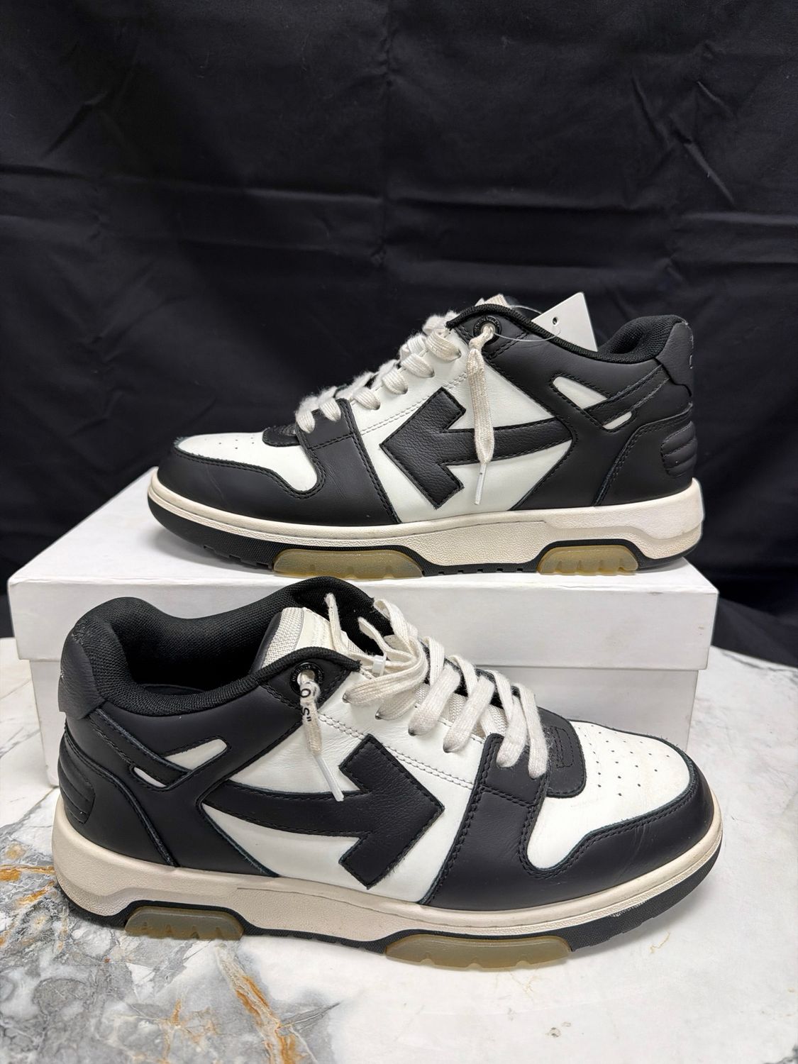 Off-White Out of Office Black/White (Box/Used) Sz:10