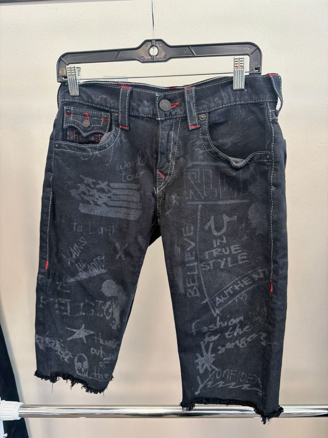 True Religion Graphic Denim Shorts Sz 29