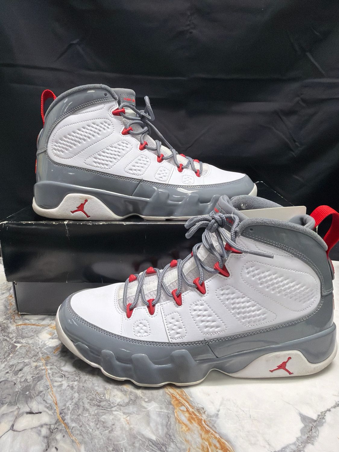 Jordan 9 Fire Red w/ Box Sz 10.5
