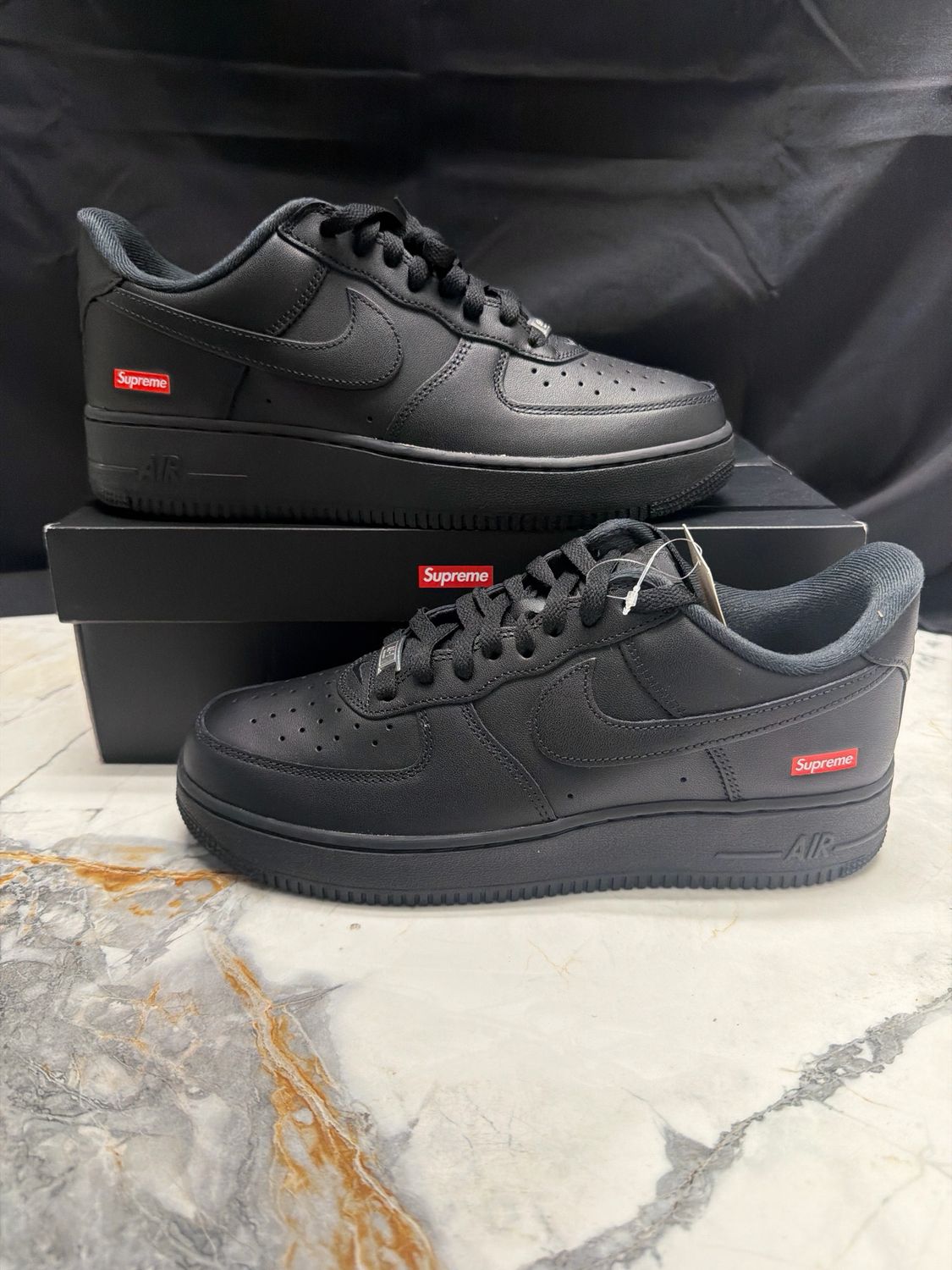 Nike x Supreme Air Force 1 New w/ Box Sz 9