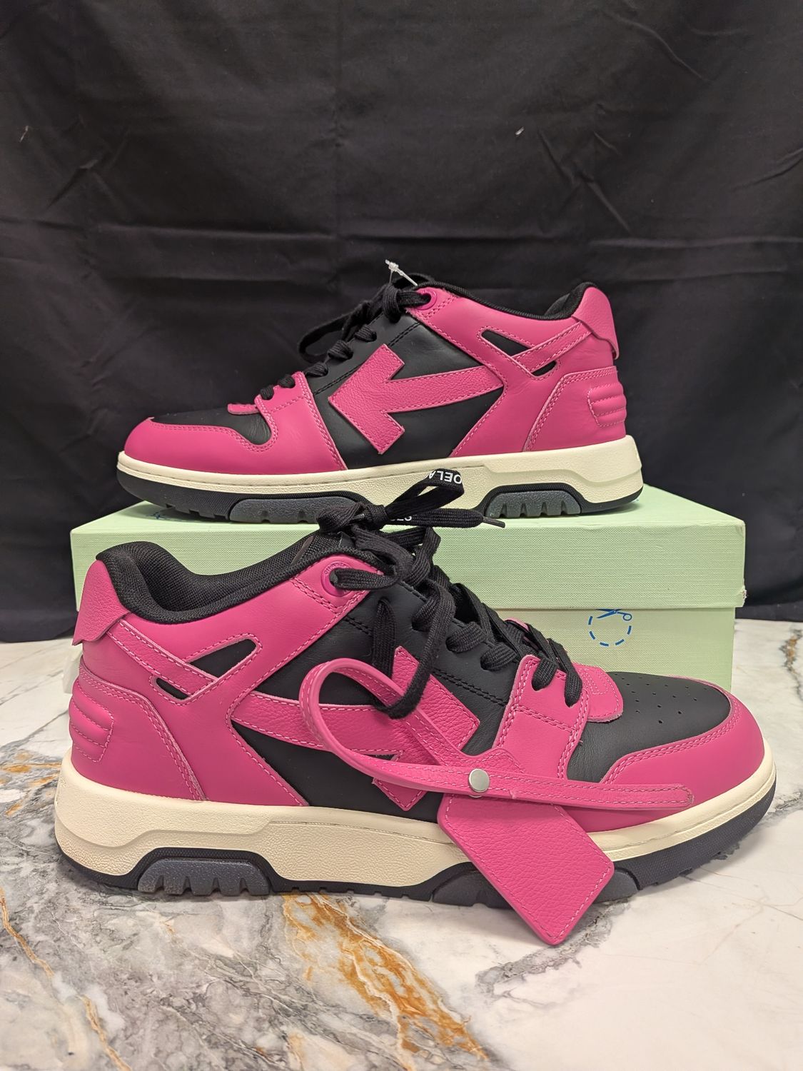 Off-White Out of Office Black Fuchsia w/ Box Sz 10