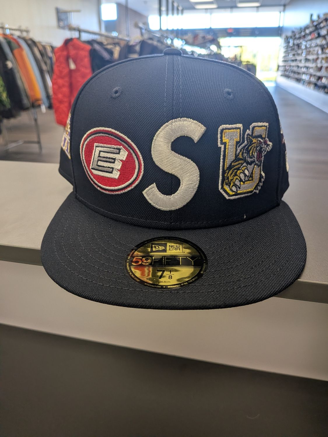 Supreme Logo Hat New Sz 7 1/8