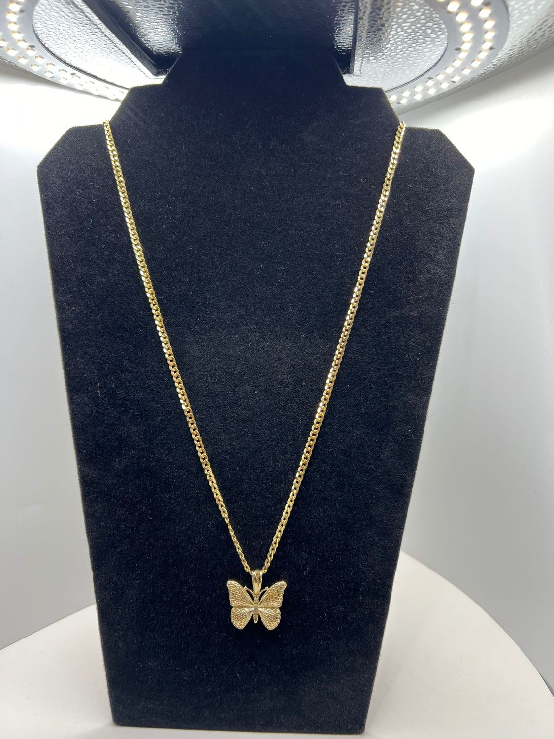Cadena italiana corte brillo de mariposa 10K