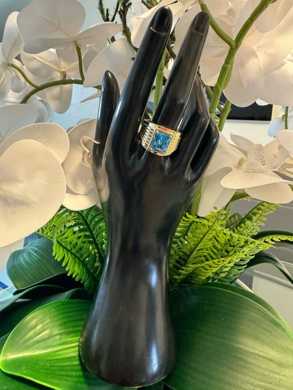 Anillo estilo agua marina