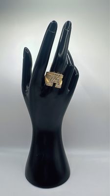 Anillo letra