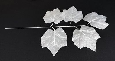 Valkoinen vaahteran teko-oksa