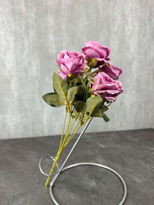 Violetti ruusu tekokukkakimppu