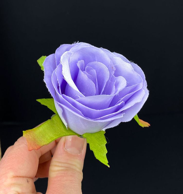 Violetti tekoruusu kukkapää
