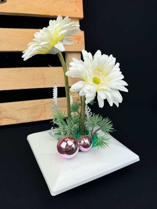 Talvinen tekokukka-asetelma, gerbera