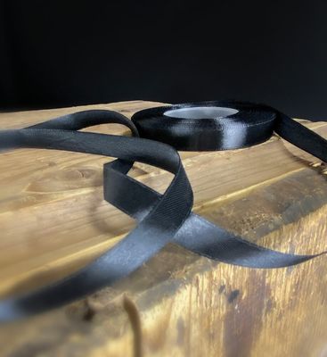 Satiininauha, 12mm/5, musta