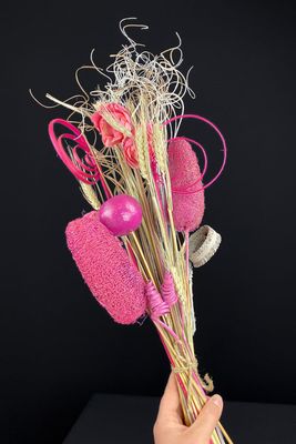 Pinkki luonnonkimppu