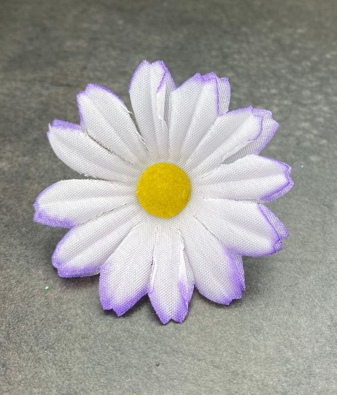 Pieni päivänkakkara tekokukkapää, vaaleanvioletti