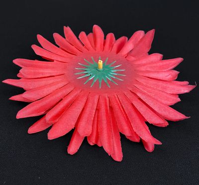 Punainen gerbera tekokukkapää