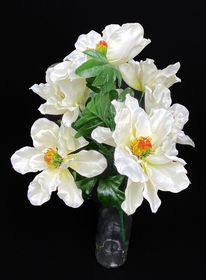 Magnolia tekokukkakimppu, kerma