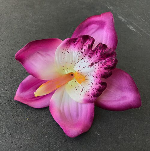 Orkidea tekokukkapää, kerma/violetti