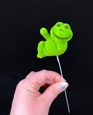 Koristesammakko tikkuvarrella, vihreä