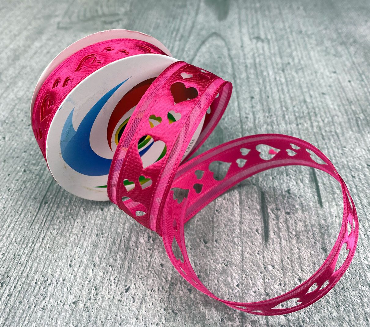 Koristenauha sydänkuvio pinkki 2,7m