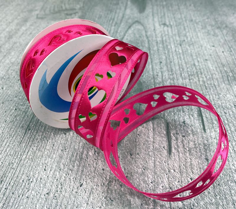Koristenauha sydänkuvio pinkki 2,7m