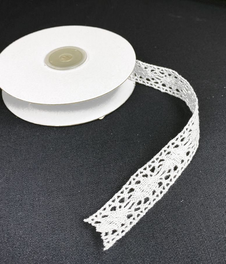 Kapea pitsinauha 20mm/2m