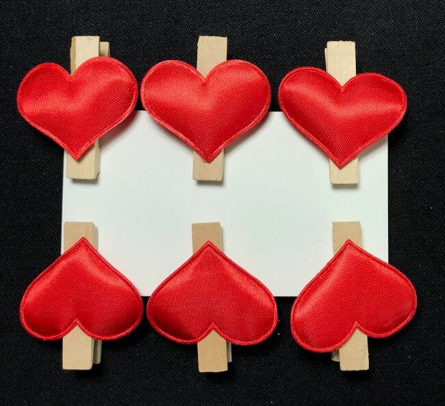 Kangassydän puuklipsillä 6kpl, punainen