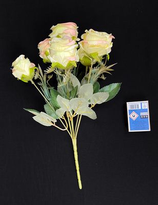 Keltainen ruusu tekokukkakimppu