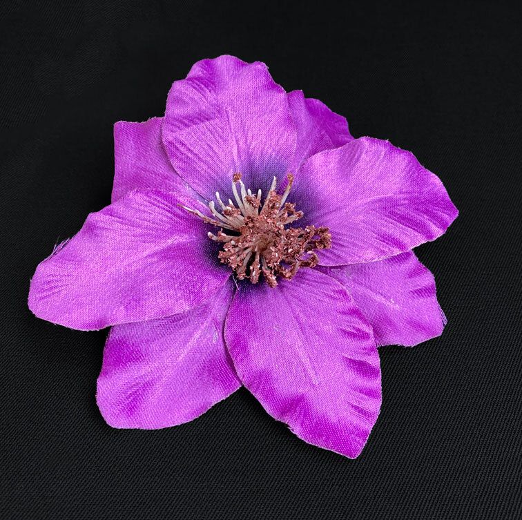 Violetti tekokukka kärhö