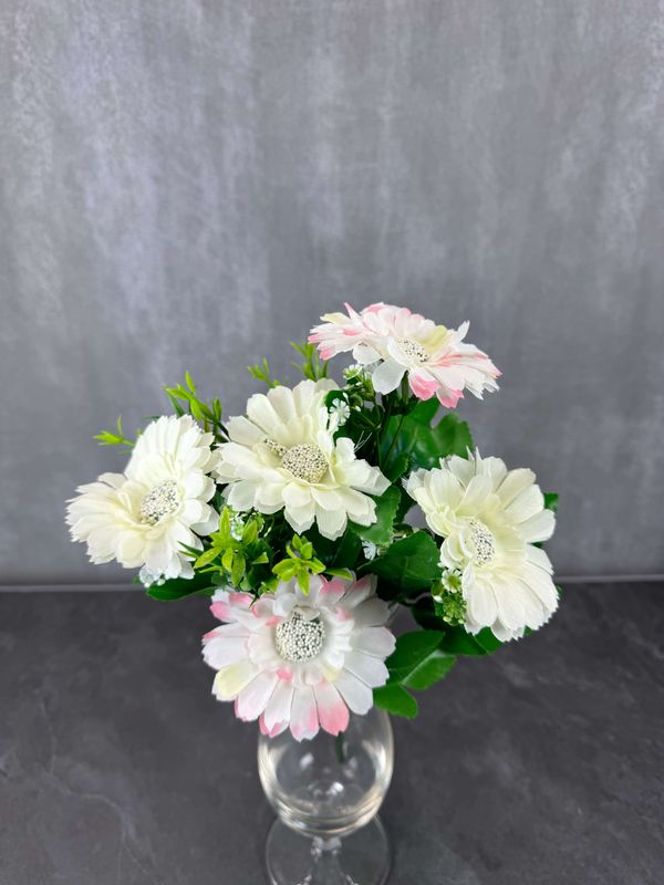 Gerbera tekokukkakimppu
