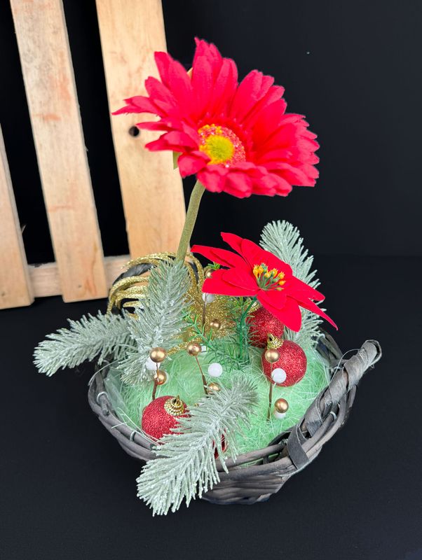 Gerbera tekokukka-asetelma