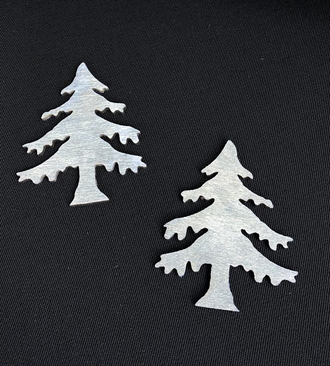 Harmaa vanerikuusi 6cm askarteluun - 2kpl Harmaa vanerikuusi 6cm askarteluun - 2kpl