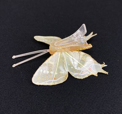 Ihana koristeperhonen klipsillä, valkoinen/kulta