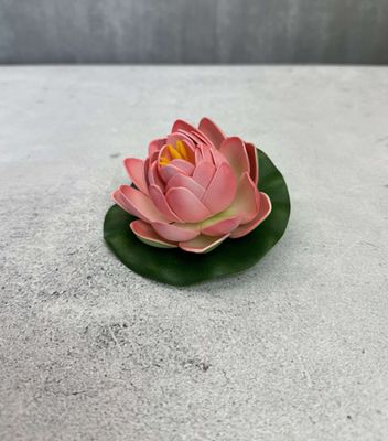 Pieni lumpeenkukka tekokukka, rosa