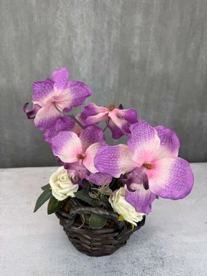 Orkidea tekokukka ruukussa, violetti