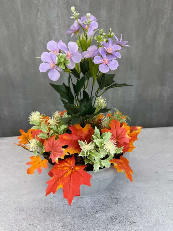 Syksyinen tekokukka-asetelma