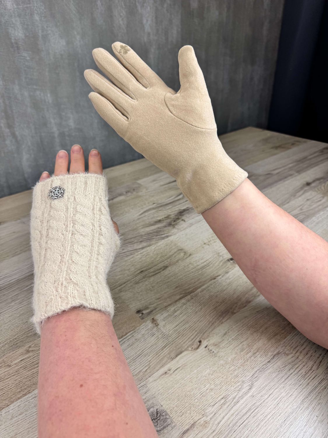 Käsineet, vaalea beige