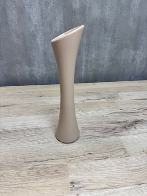Beige maljakko
