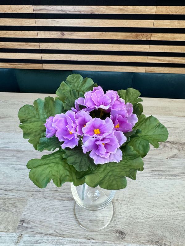 Paavalinkukka tekokukkakimppu, vaaleanvioletti