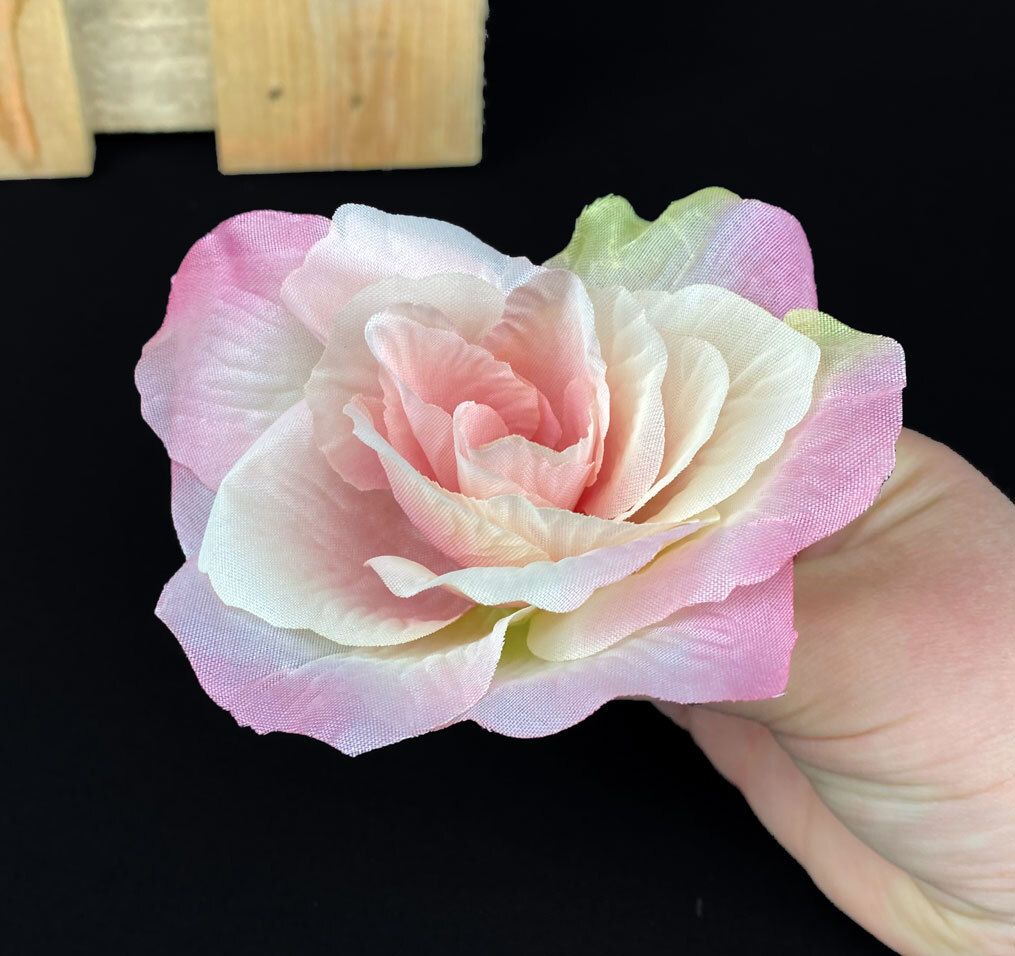 Pensasruusu tekokukka